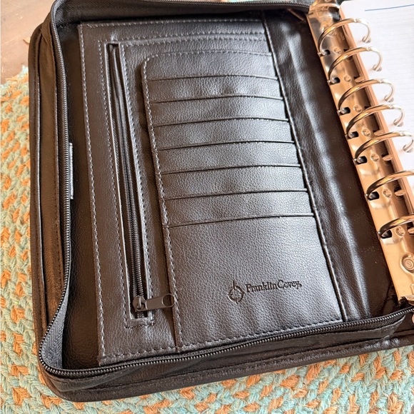 Black Leather FRANKLIN COVEY planner - Picture 4 of 6